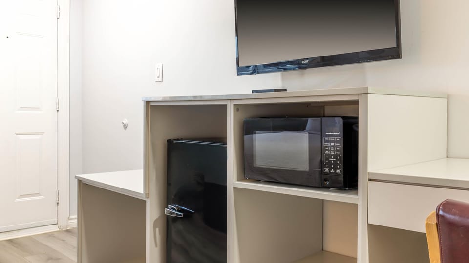 Blackout drapes, soundproofing, iron/ironing board, free WiFi