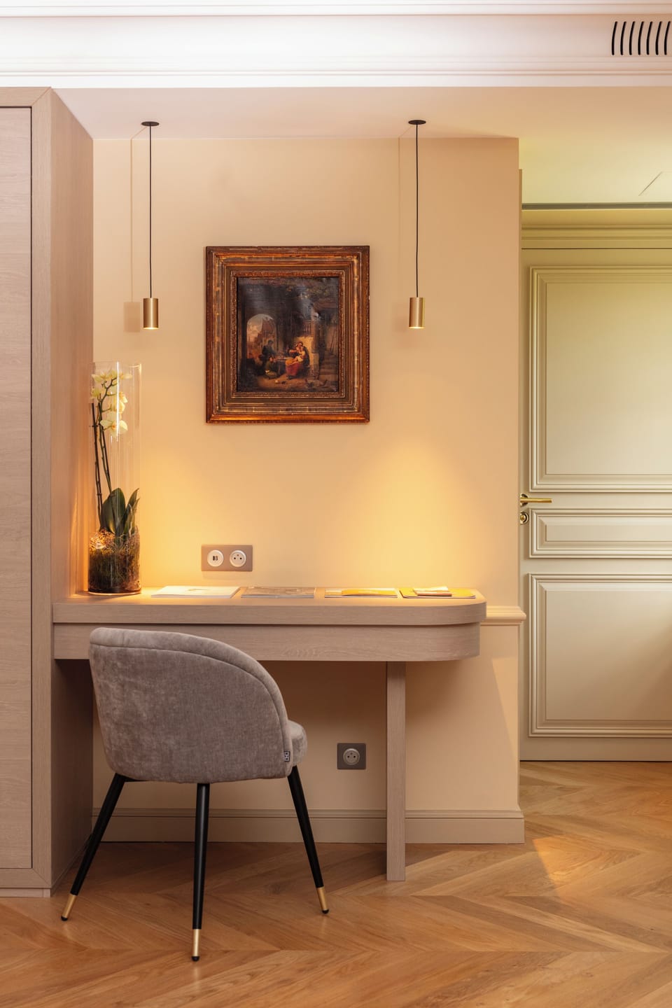 Junior Suite, 1 King Bed, Ensuite, Garden Area | Pillowtop beds, free minibar, in-room safe, individually furnished