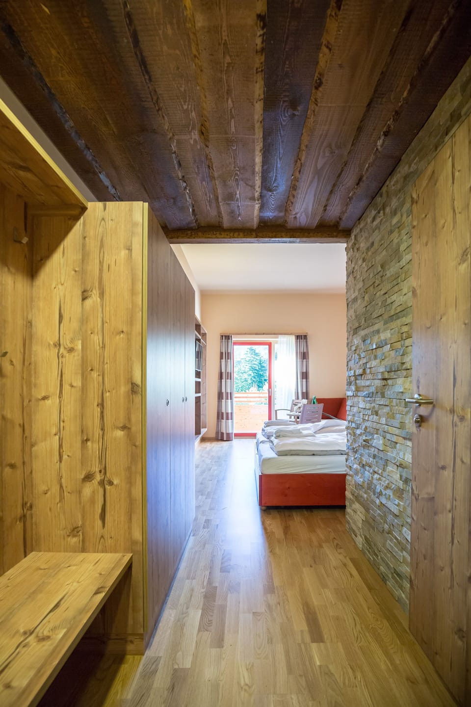 In-room safe, desk, WiFi (free), bed sheets