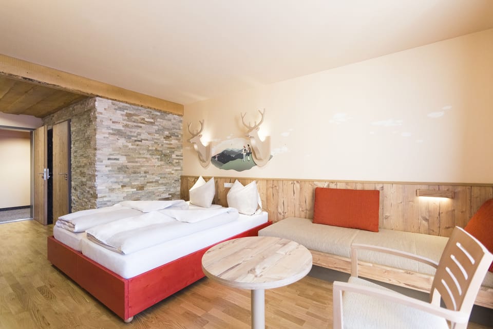 In-room safe, desk, WiFi (free), bed sheets