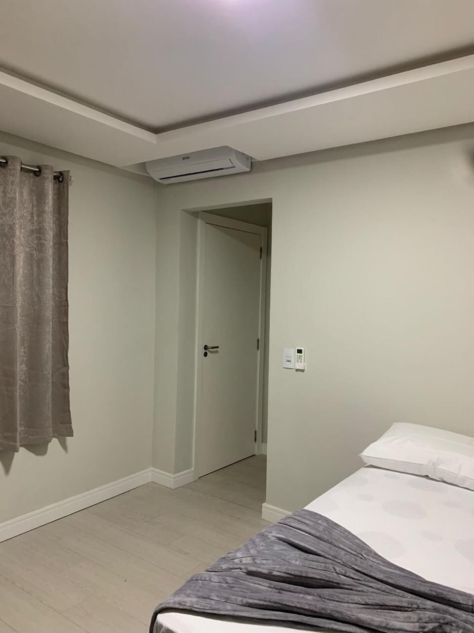 Family Room | Laptop workspace, free WiFi, bed sheets