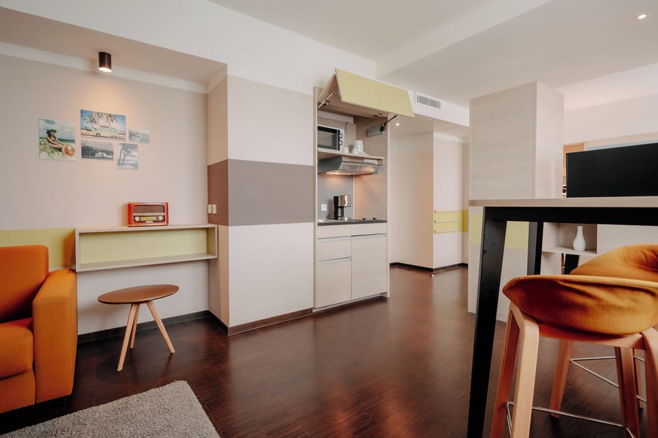 Studio (Studio Plus), City View | In-room dining