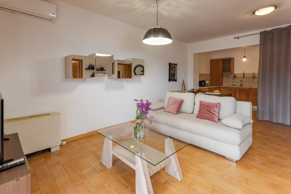 Luxury Villa | Living area | Smart TV