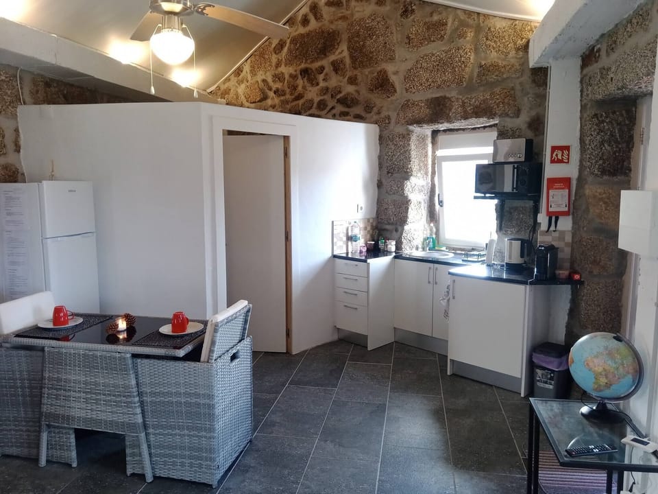 Studio, 1 Bedroom, Balcony, City View | Interior