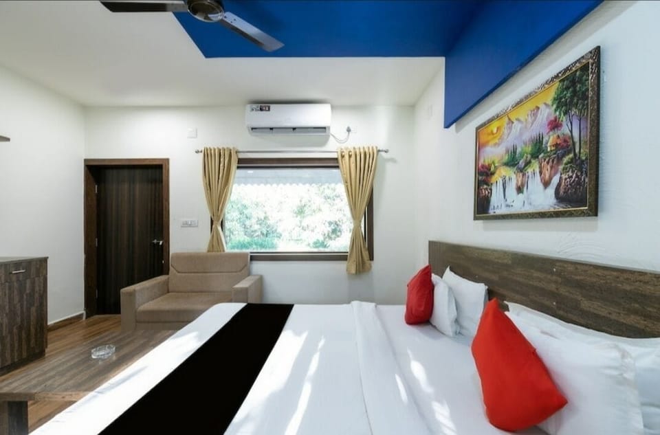 Superior Room | In-room dining