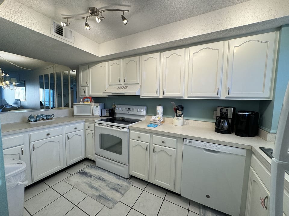 Condo, 2 Bedrooms | Private kitchen | Coffee/tea maker, fridge, oven, stovetop
