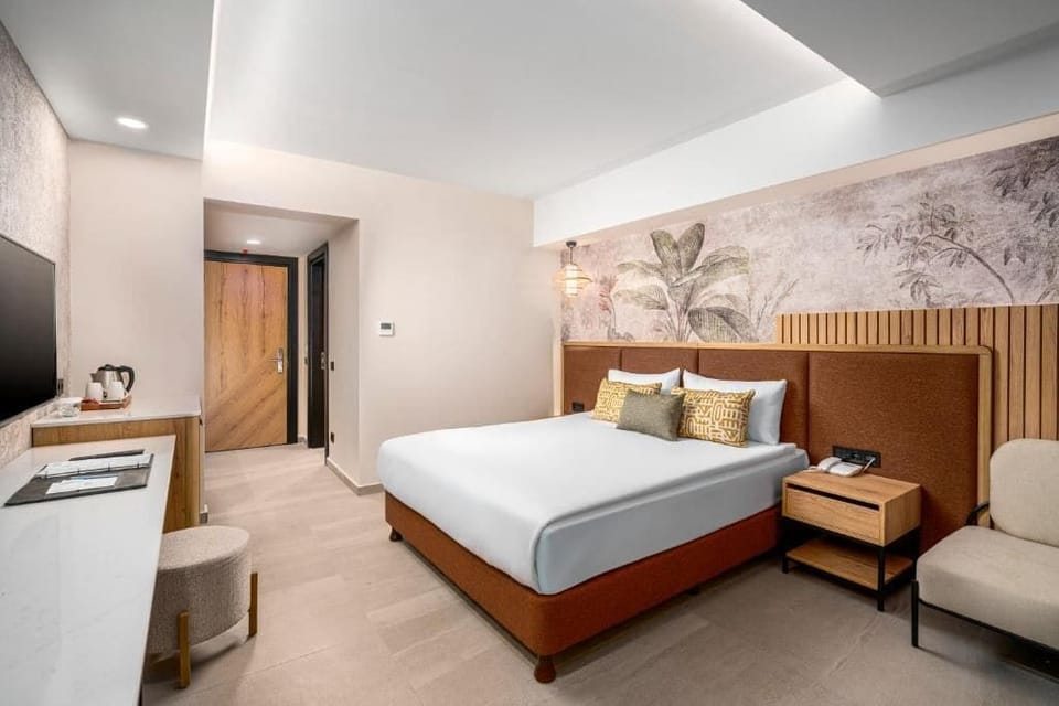 Jacuzzi Room Sea View | Egyptian cotton sheets, premium bedding, free minibar, in-room safe
