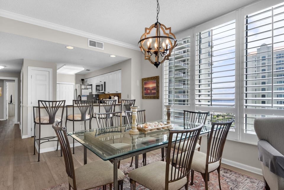 Apartment, Multiple Beds (The Pearl 1201) | Dining
