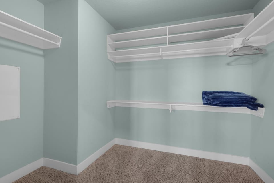 House, Multiple Beds (Dream Maker) | Interior