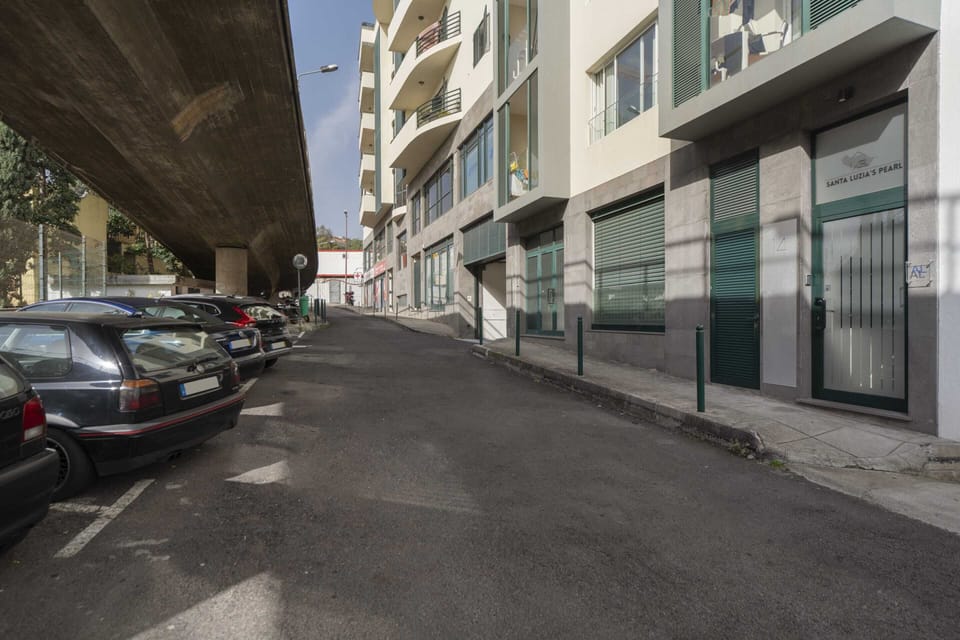 Basic Apartment | Parking | Free self parking