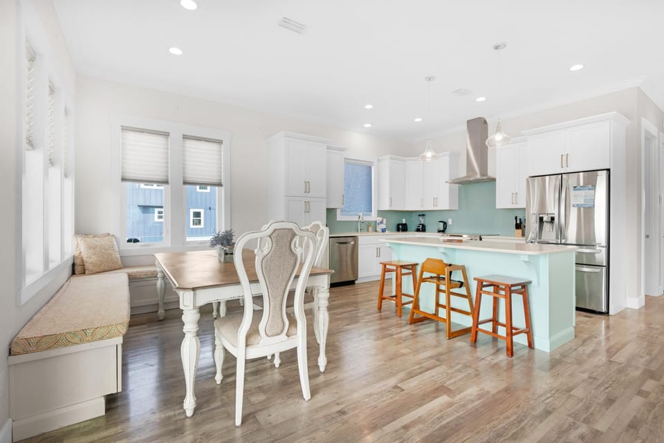 House, Multiple Beds (Nonni 'N Poppy's) | Private kitchen | Oven, toaster, paper towels