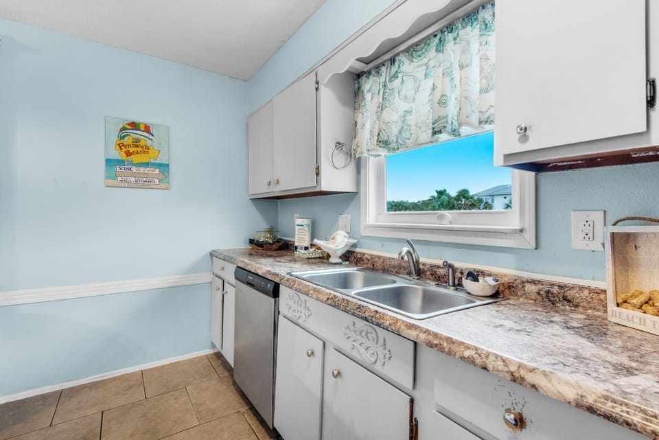 Condo, Multiple Beds (Boardwalk B2) | Private kitchen | Toaster