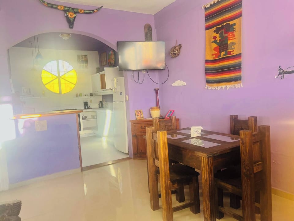 Apartment, 1 Bedroom, Balcony, City View | Dining