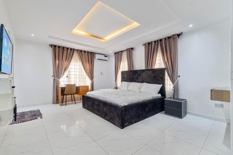 1 bedroom, in-room safe, desk, free WiFi
