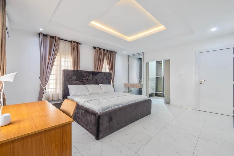 Exclusive Room | 1 bedroom, in-room safe, desk, free WiFi