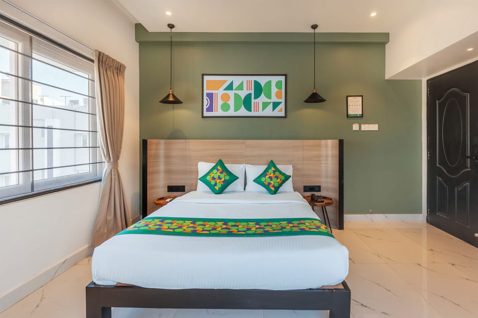 Deluxe Room | In-room safe, desk, free rollaway beds, free WiFi
