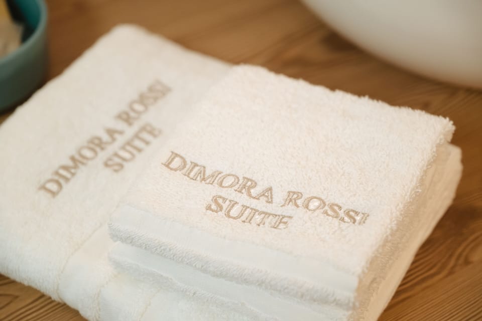 Shower, rainfall showerhead, free toiletries, hair dryer