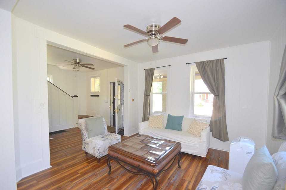 House, Multiple Beds (Broadway Cottage - Convenient locatio) | Interior