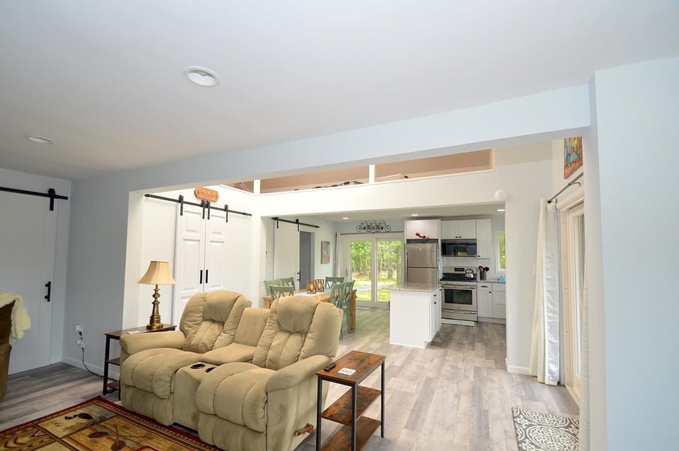 Cabin, Multiple Beds (Black Bear Cabin - The Mountain Retre) | Living area