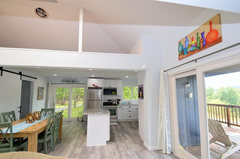 Cabin, Multiple Beds (Black Bear Cabin - The Mountain Retre) | Dining