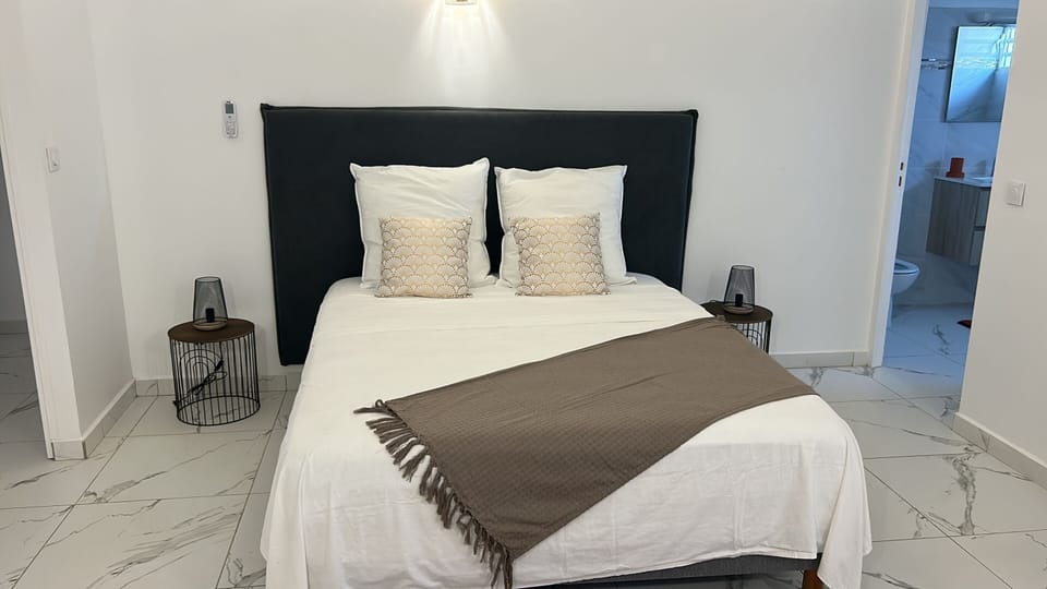House | 3 bedrooms, memory foam beds, iron/ironing board, WiFi (free)