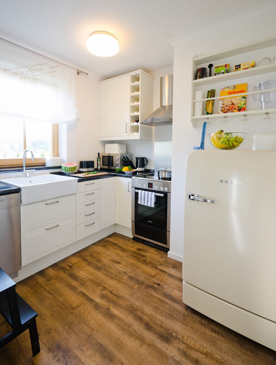 Apartment, Terrace | Private kitchen | Full-size fridge, microwave, oven, stovetop