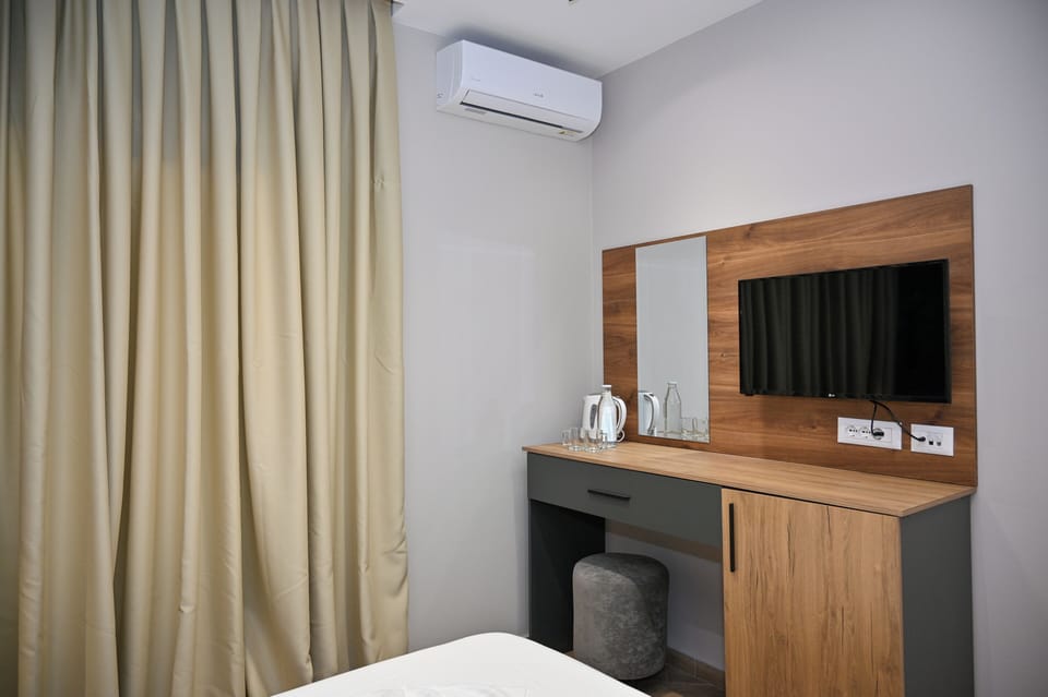 Desk, bed sheets
