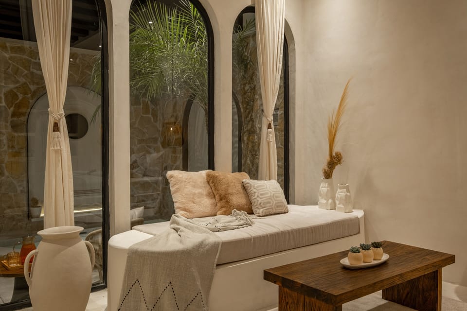 Romantic Villa - Ultimate Love Sanctuary Villa in North Kuta