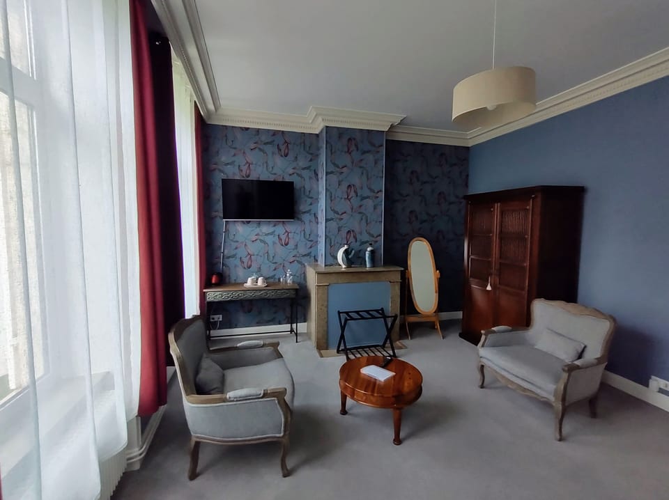 Deluxe Double Room, 1 King Bed, Private Bathroom, Garden View | Blackout drapes, soundproofing, iron/ironing board, free WiFi