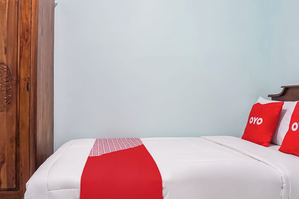 Standard Double Room | Desk, WiFi (free), bed sheets