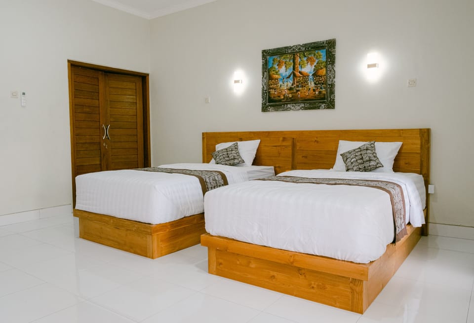 Deluxe Twin Room | Minibar, desk, soundproofing