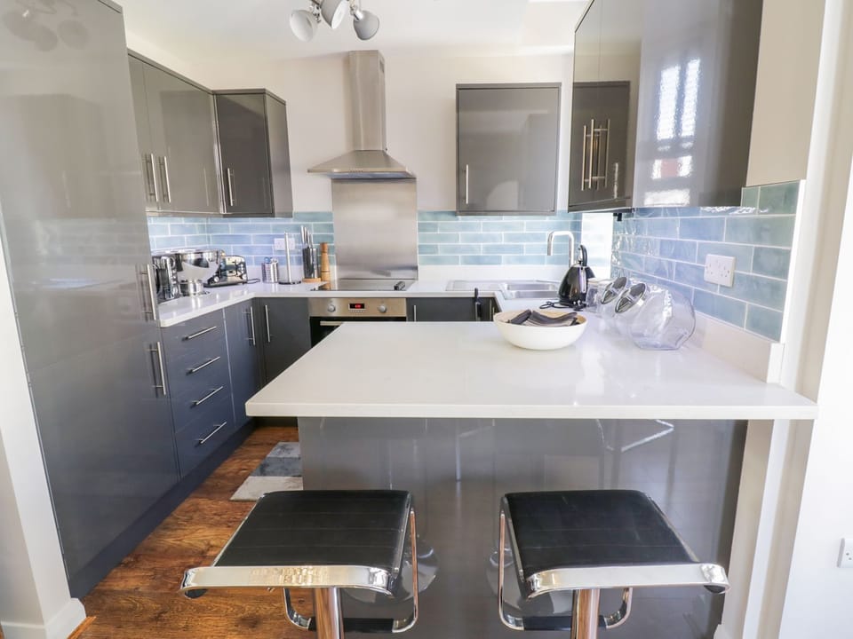 Fridge, dishwasher, electric kettle, toaster