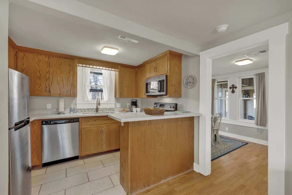 House, 1 Queen Bed with Sofa bed, Patio, City View (802 N Orange St.) | Private kitchen | Coffee/tea maker, electric kettle