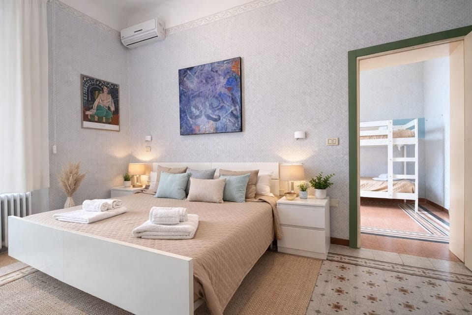 Desk, laptop workspace, free WiFi, bed sheets