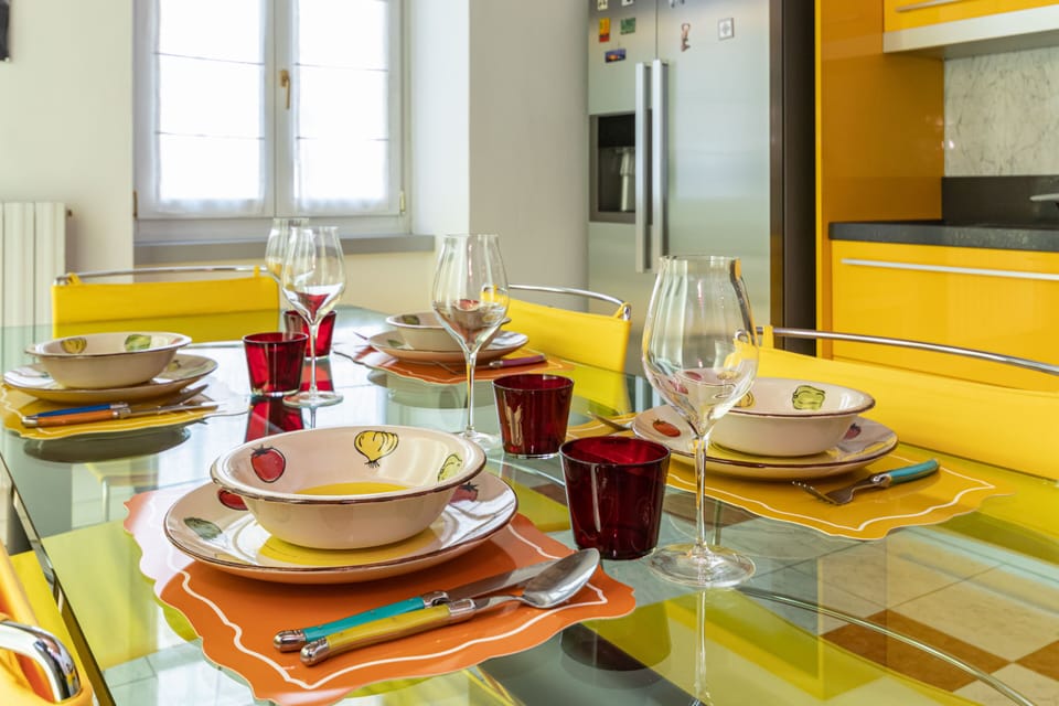 Business Apartment | In-room dining
