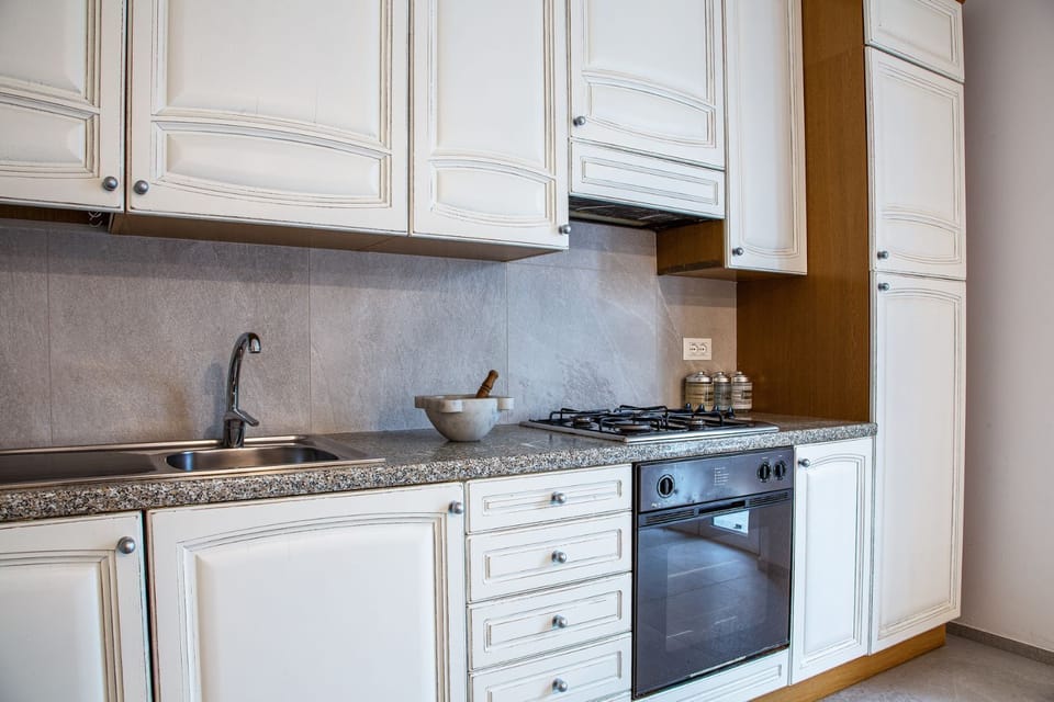 Apartment | Private kitchen | Fridge, microwave, oven, stovetop