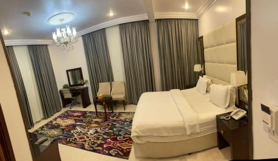 Panoramic Studio, Lake View | In-room safe, soundproofing, free WiFi