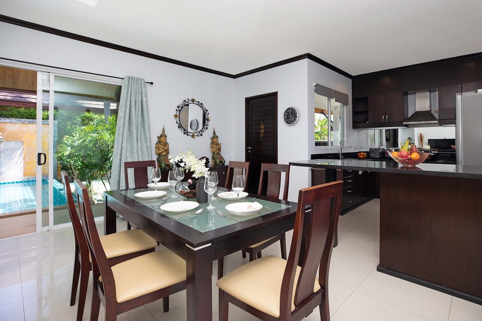 Luxury Villa | In-room dining