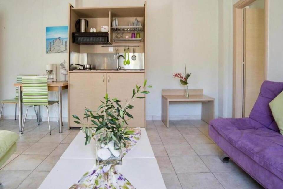 House | Private kitchen | Cookware/dishes/utensils