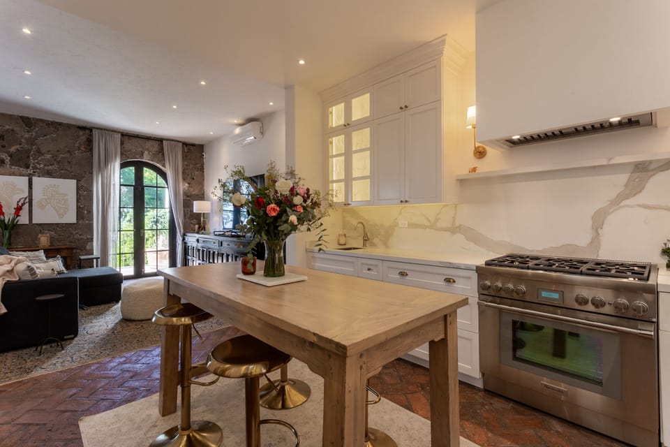 Exclusive Villa, 3 Bedrooms, Fireplace, Valley View | Private kitchen | Full-size fridge, microwave, oven, dishwasher