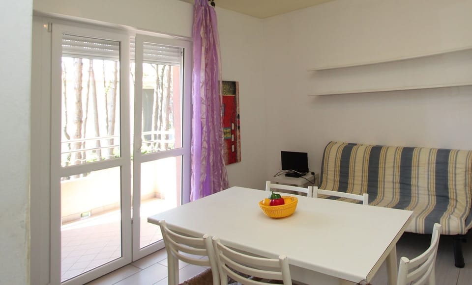 Apartment, 1 Bedroom, Balcony | Dining