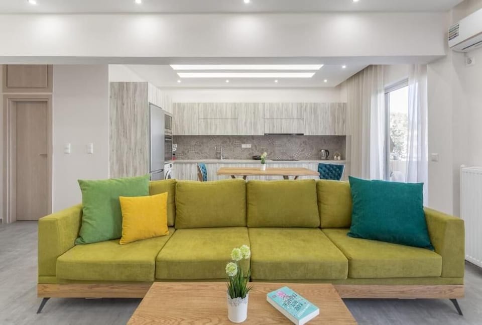 City Apartment | Living area