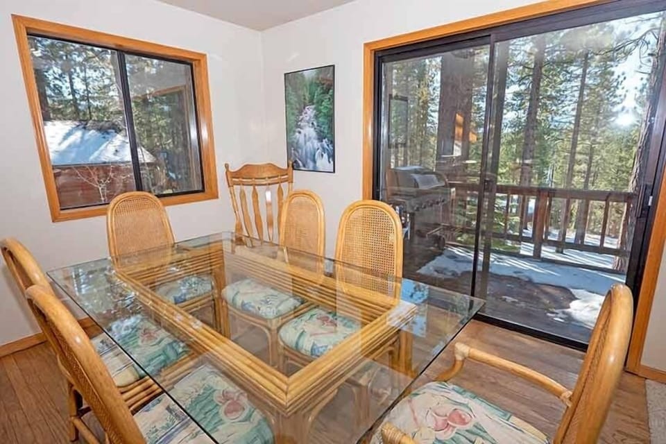 House, 4 Bedrooms | BBQ/picnic area