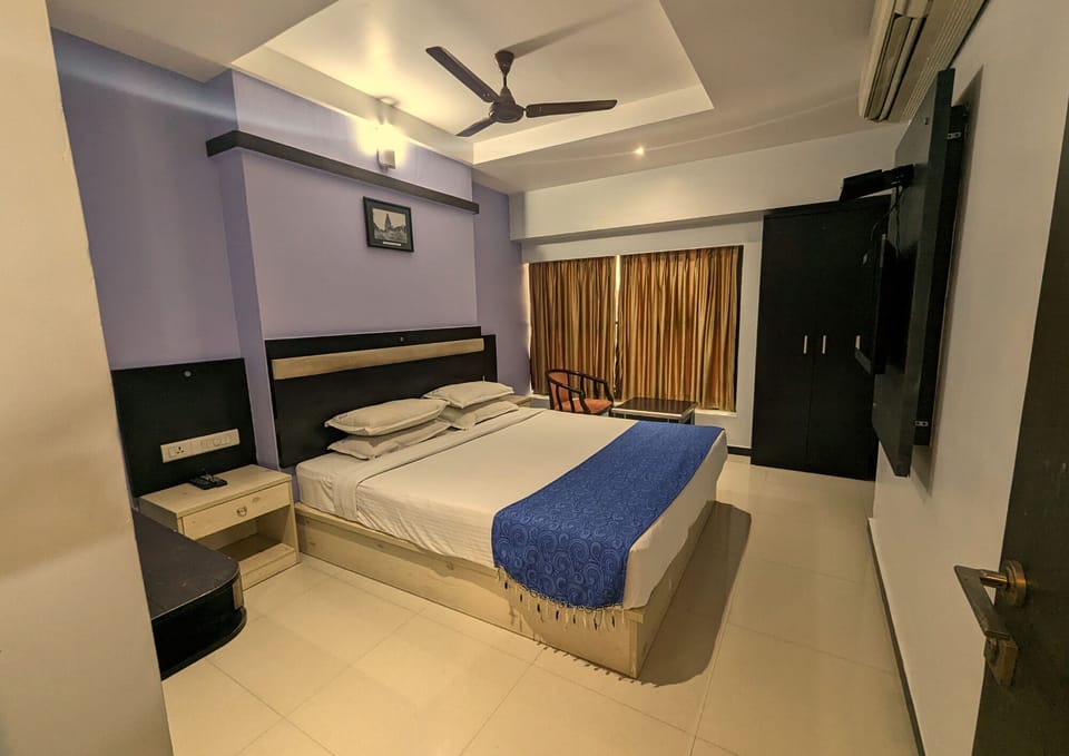 Deluxe Double Room | Desk, soundproofing, iron/ironing board, free WiFi