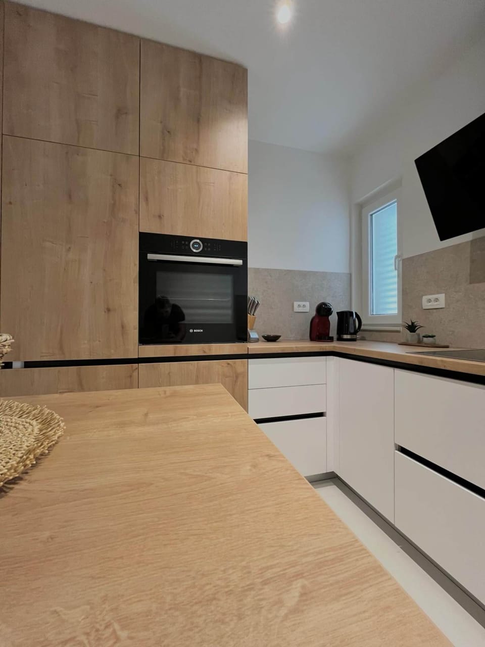 Premium Apartment | Private kitchen | Full-size fridge, oven, dishwasher, coffee/tea maker