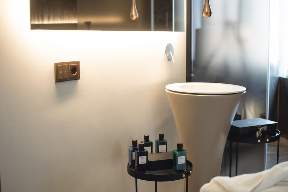 Quirinale - Elite Room | Bathroom | Designer toiletries, hair dryer, bathrobes, slippers