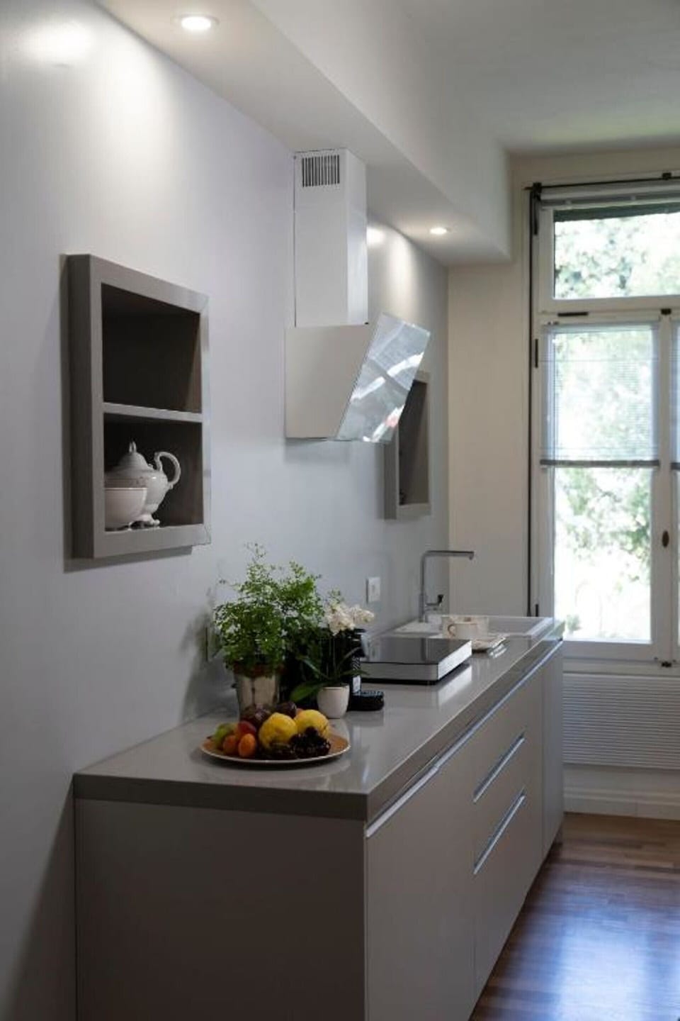 Elite Apartment, Garden View | Private kitchen | Mini-fridge, microwave, stovetop, cookware/dishes/utensils