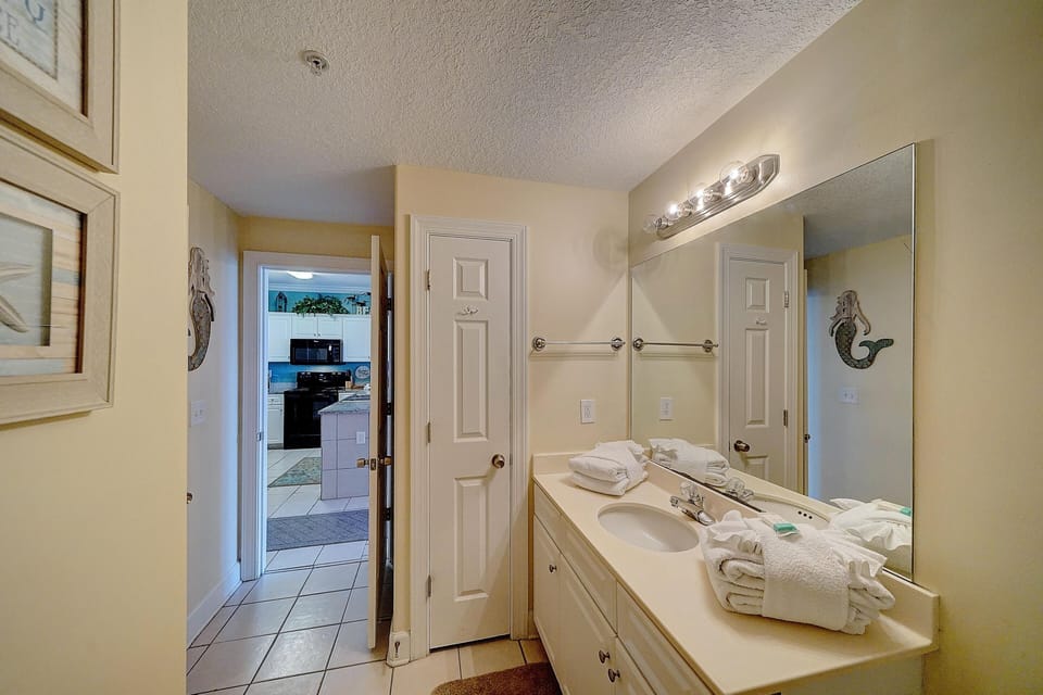 Ocean Villa 1104 Apartment in Long Beach