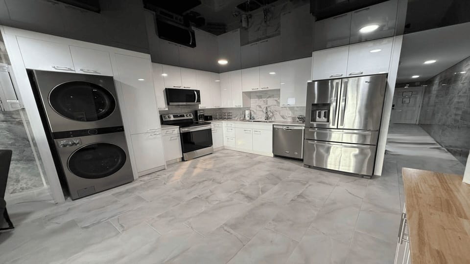 Condo, 1 King Bed with Sofa bed (The Summit 306) | Private kitchen