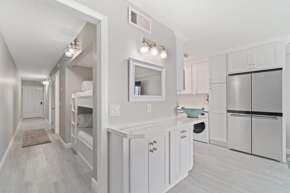 Condo, 1 King Bed with Sofa bed (The Summit 529) | Interior